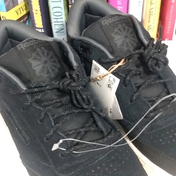 REEBOK BLACK SUEDE CLUB C MID II TENNIS SHOES SNEAKERS SIZE 5.5 NWT - Picture 2 of 11